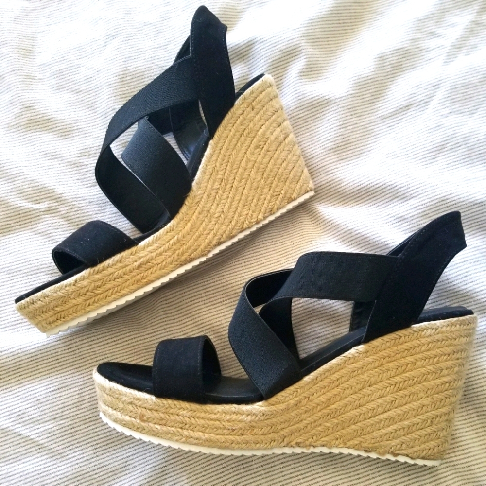Madden Girl Black Wedges NWT